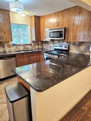 Photo #6: 21035375 Listing