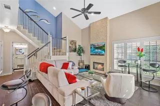 Photo #5: 21035736 Listing