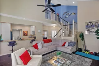 Photo #6: 21035736 Listing