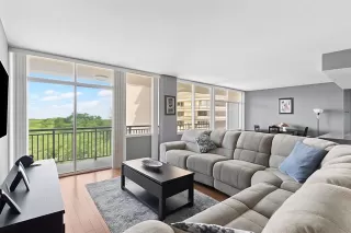 More Details about MLS # 21035763 : 6211 W NORTHWEST HIGHWAY #500