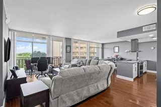 Photo #6: 21035763 Listing