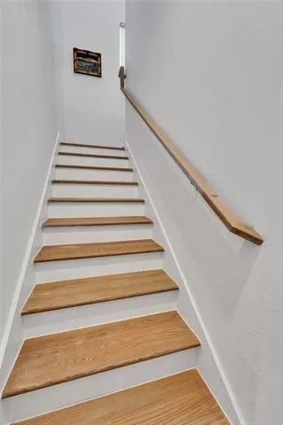 Photo #5: 21035812 Listing