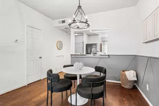 Photo #6: 21036269 Listing