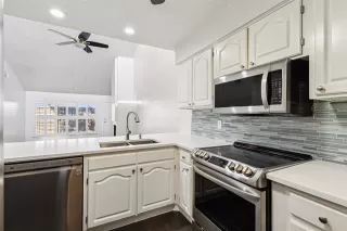 Photo #5: 21036330 Listing 