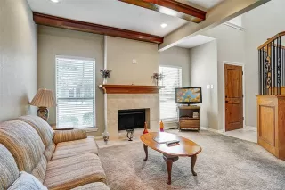 Photo #5: 21036409 Listing 