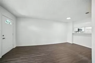 Photo #2: 21037535 Listing