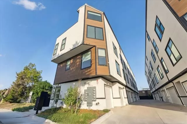 MLS: 21037588 Condo For Sale