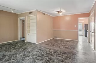 Photo #5: 21038195 Listing