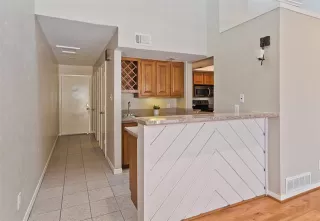 Photo #4: 21038478 Listing