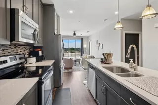 Photo #5: 21038712 Listing 