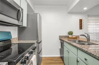 Photo #4: 21038915 Listing 