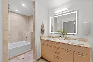 Photo #4: 21038993 Listing 