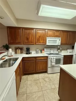 Photo #6: 21039011 Listing 