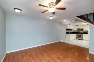 Photo #5: 21040005 Listing 