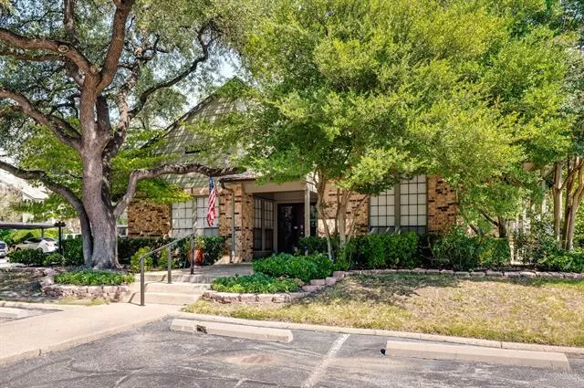 MLS: 21040292 Condo For Sale