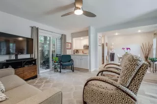 Photo #5: 21040292 Listing 