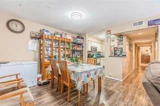 Photo #5: 21040984 Listing