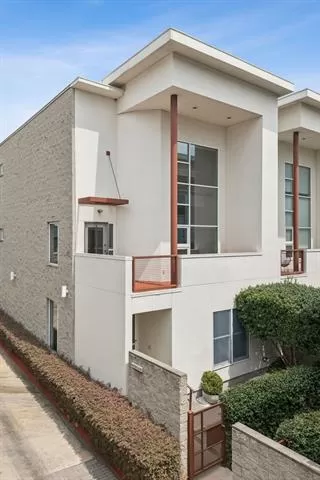 Photo #2: 21040986 Listing 