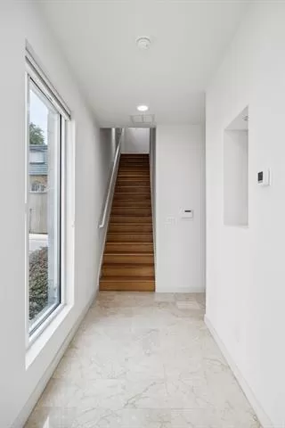 Photo #5: 21040986 Listing 