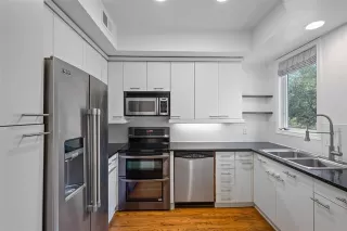 Photo #4: 21041078 Listing 