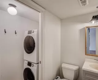 Photo #6: 21041078 Listing 