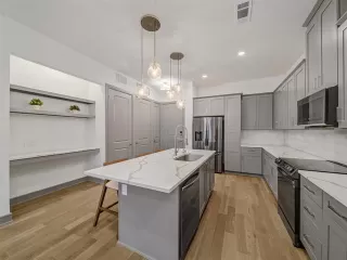 Photo #2: 21041408 Listing