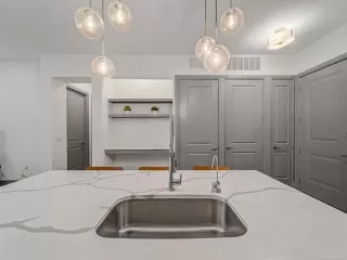 Photo #6: 21041408 Listing