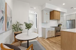 Photo #6: 21041839 Listing 