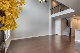 Photo #5: 21041915 Listing