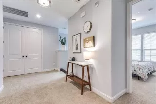 Photo #6: 21041931 Listing