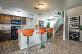 Photo #3: 21042085 Listing