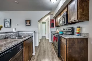 Photo #4: 21042085 Listing