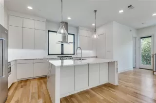 Photo #2: 21042235 Listing 