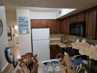 Photo #4: 21042381 Listing 