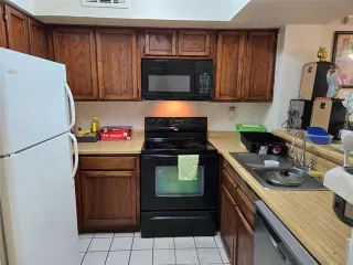 Photo #5: 21042381 Listing 