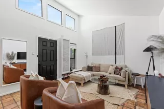 Photo #5: 21042610 Listing 