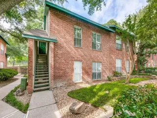 Photo #2: 21042763 Listing