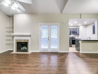 Photo #4: 21042763 Listing
