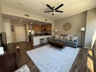 Photo #5: 21043045 Listing 