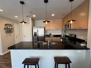 Photo #6: 21043045 Listing 