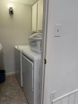 Photo #5: 21043110 Listing 