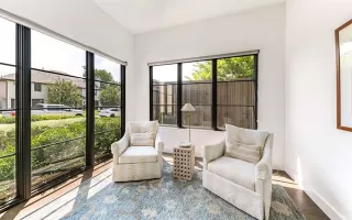 Photo #4: 21043244 Listing