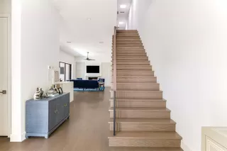 Photo #5: 21043244 Listing