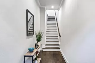 Photo #5: 21043276 Listing 