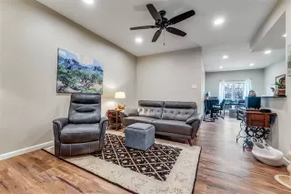 Photo #2: 21043550 Listing