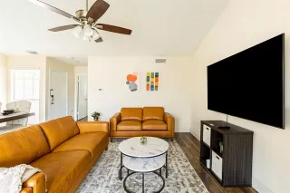 Photo #2: 21043805 Listing 