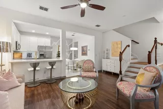 Photo #4: 21043819 Listing 