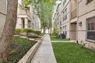 Photo #4: 21043847 Listing