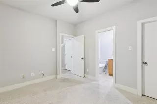 Photo #6: 21043847 Listing