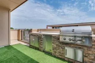 Photo #4: 21043939 Listing